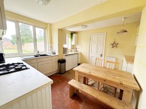 Kitchen- click for photo gallery